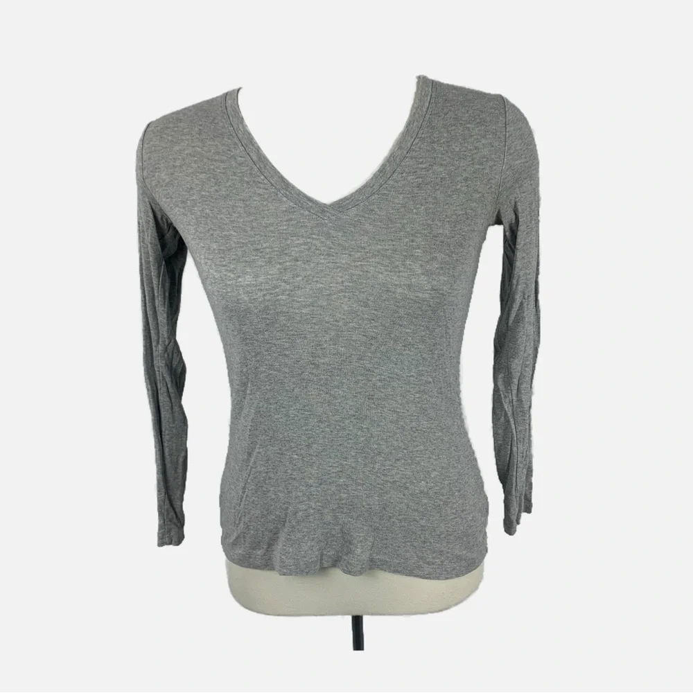 GAP Supersoft V-Neck Long Sleeve Tee (XS) – Pima Cotton Modal, Light Grey - Picture 4 of 8